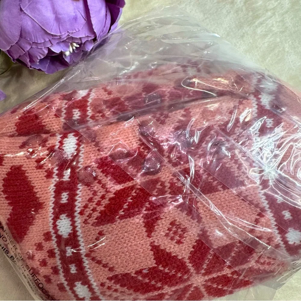 NWT Yelete Pink and Red Slipper Socks